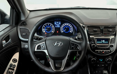 Hyundai Solaris II рестайлинг, 2015 год, 990 000 рублей, 13 фотография