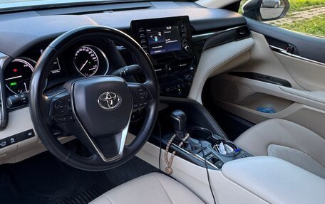 Toyota Camry, 2022 год, 2 950 000 рублей, 6 фотография