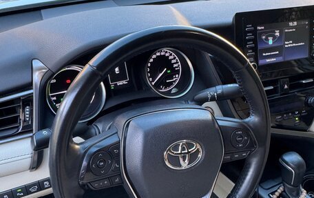 Toyota Camry, 2022 год, 2 950 000 рублей, 5 фотография