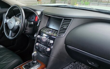 Infiniti FX II, 2010 год, 1 550 000 рублей, 22 фотография