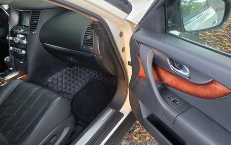Infiniti FX II, 2010 год, 1 550 000 рублей, 23 фотография