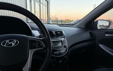 Hyundai Solaris II рестайлинг, 2011 год, 579 000 рублей, 20 фотография