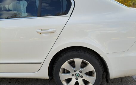 Skoda Superb III рестайлинг, 2012 год, 750 000 рублей, 3 фотография