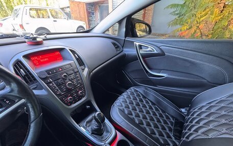 Opel Astra J, 2014 год, 730 000 рублей, 13 фотография