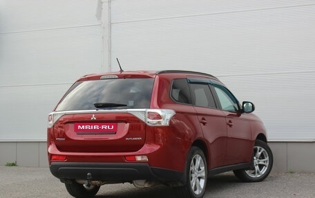 Mitsubishi Outlander III рестайлинг 3, 2013 год, 1 067 000 рублей, 2 фотография
