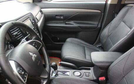 Mitsubishi Outlander III рестайлинг 3, 2013 год, 1 067 000 рублей, 11 фотография