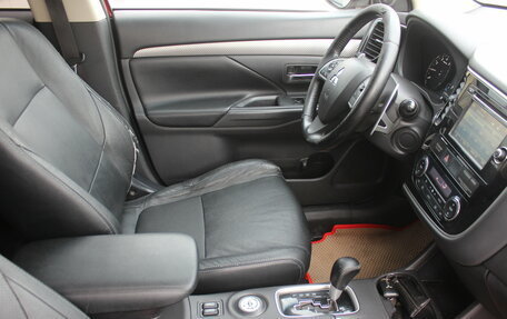 Mitsubishi Outlander III рестайлинг 3, 2013 год, 1 067 000 рублей, 16 фотография