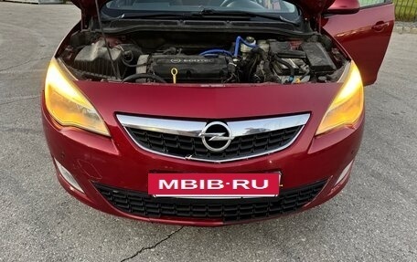 Opel Astra J, 2010 год, 520 000 рублей, 4 фотография