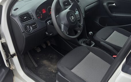Volkswagen Polo VI (EU Market), 2013 год, 850 000 рублей, 13 фотография