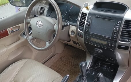 Toyota Land Cruiser Prado 120 рестайлинг, 2005 год, 1 700 000 рублей, 2 фотография