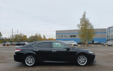 Toyota Camry, 2018 год, 2 930 000 рублей, 2 фотография