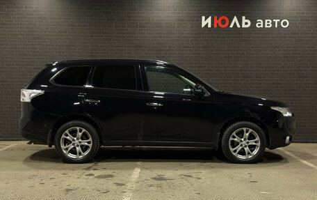 Mitsubishi Outlander III рестайлинг 3, 2012 год, 1 649 000 рублей, 4 фотография