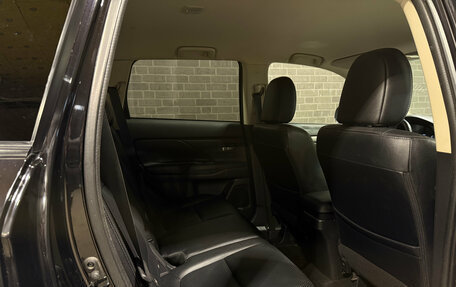 Mitsubishi Outlander III рестайлинг 3, 2012 год, 1 649 000 рублей, 11 фотография