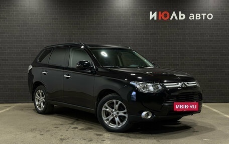 Mitsubishi Outlander III рестайлинг 3, 2012 год, 1 649 000 рублей, 3 фотография