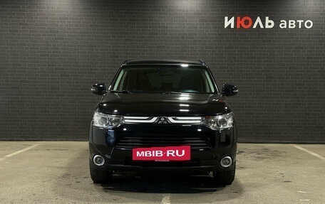 Mitsubishi Outlander III рестайлинг 3, 2012 год, 1 649 000 рублей, 2 фотография