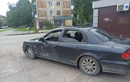 Hyundai Sonata IV рестайлинг, 2004 год, 45 000 рублей, 5 фотография