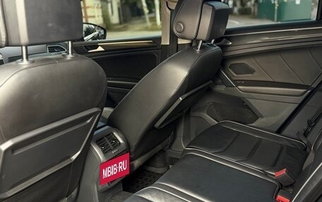 Volkswagen Tiguan II, 2018 год, 2 890 000 рублей, 15 фотография