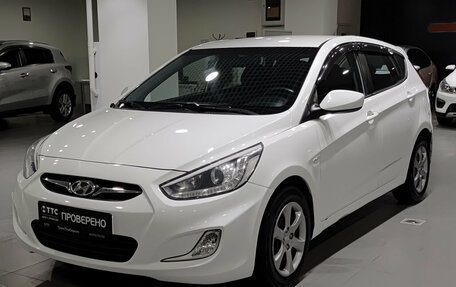 Hyundai Solaris II рестайлинг, 2013 год, 670 000 рублей, 5 фотография