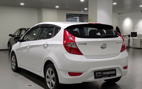 Hyundai Solaris II рестайлинг, 2013 год, 670 000 рублей, 11 фотография