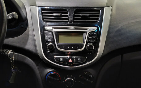 Hyundai Solaris II рестайлинг, 2013 год, 670 000 рублей, 19 фотография