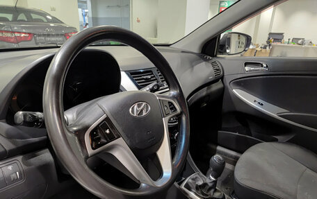 Hyundai Solaris II рестайлинг, 2013 год, 670 000 рублей, 20 фотография