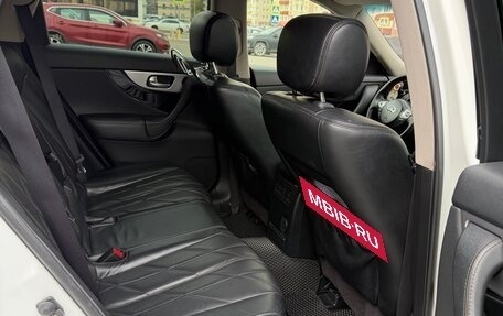 Infiniti FX II, 2011 год, 2 200 000 рублей, 29 фотография