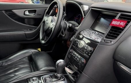 Infiniti FX II, 2011 год, 2 200 000 рублей, 34 фотография