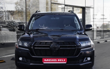 Toyota Land Cruiser 200, 2018 год, 5 298 000 рублей, 2 фотография