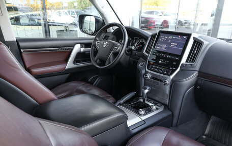 Toyota Land Cruiser 200, 2018 год, 5 298 000 рублей, 10 фотография