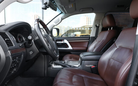 Toyota Land Cruiser 200, 2018 год, 5 298 000 рублей, 16 фотография