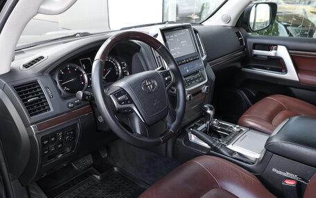 Toyota Land Cruiser 200, 2018 год, 5 298 000 рублей, 17 фотография
