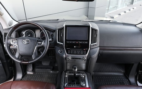 Toyota Land Cruiser 200, 2018 год, 5 298 000 рублей, 14 фотография