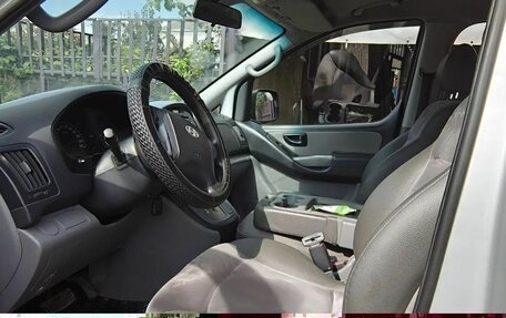 Hyundai Grand Starex Grand Starex I рестайлинг 2, 2008 год, 1 050 000 рублей, 2 фотография
