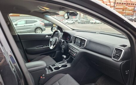 KIA Sportage IV рестайлинг, 2018 год, 2 200 000 рублей, 9 фотография