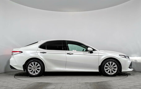 Toyota Camry, 2018 год, 2 590 000 рублей, 4 фотография