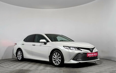 Toyota Camry, 2018 год, 2 590 000 рублей, 3 фотография