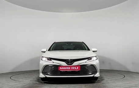 Toyota Camry, 2018 год, 2 590 000 рублей, 2 фотография