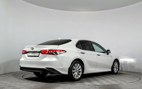 Toyota Camry, 2018 год, 2 590 000 рублей, 5 фотография