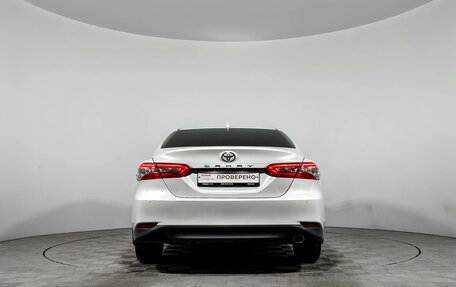 Toyota Camry, 2018 год, 2 590 000 рублей, 6 фотография