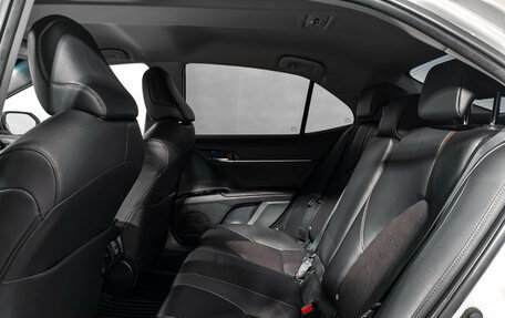 Toyota Camry, 2018 год, 2 590 000 рублей, 13 фотография
