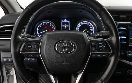 Toyota Camry, 2018 год, 2 590 000 рублей, 18 фотография
