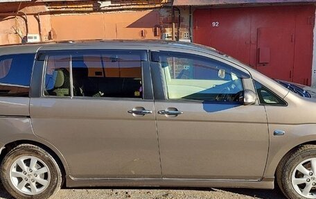 Toyota ISis I, 2009 год, 1 150 000 рублей, 2 фотография