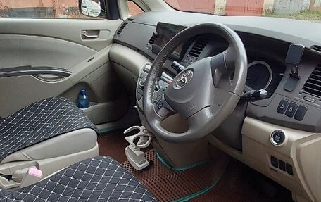 Toyota ISis I, 2009 год, 1 150 000 рублей, 13 фотография