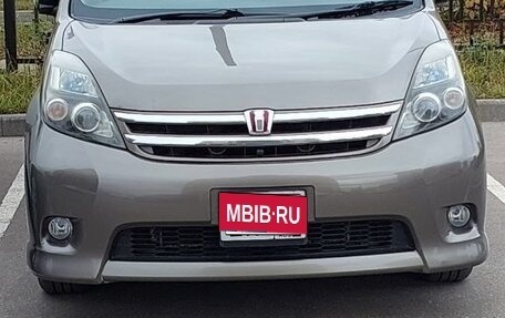 Toyota ISis I, 2009 год, 1 150 000 рублей, 21 фотография