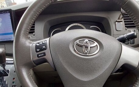 Toyota ISis I, 2009 год, 1 150 000 рублей, 23 фотография
