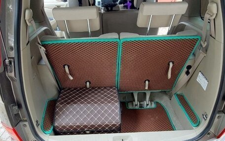 Toyota ISis I, 2009 год, 1 150 000 рублей, 36 фотография