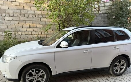 Mitsubishi Outlander III рестайлинг 3, 2012 год, 1 100 000 рублей, 6 фотография