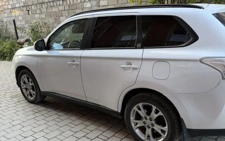 Mitsubishi Outlander III рестайлинг 3, 2012 год, 1 100 000 рублей, 1 фотография