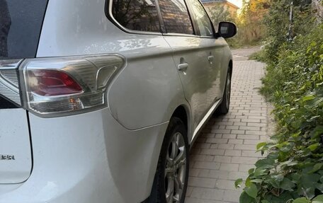Mitsubishi Outlander III рестайлинг 3, 2012 год, 1 100 000 рублей, 3 фотография