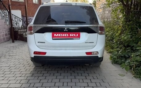 Mitsubishi Outlander III рестайлинг 3, 2012 год, 1 100 000 рублей, 4 фотография